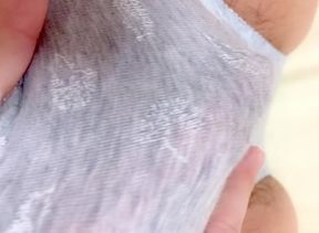 パンティびしょ濡れ♡休日に指オナしちゃうエッチな素人OL【個人撮影】