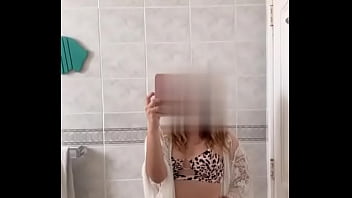 Daniela Carrera colorada buena