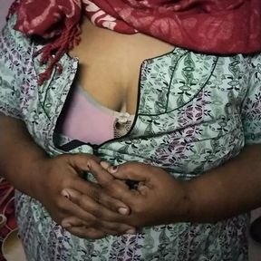 Chennai aunty nurse showing boobs