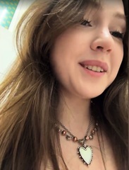 Peachy Dream Masturbating In Public