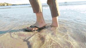 A walk to the sea in flip flops MP4