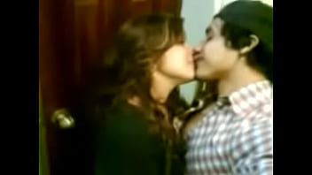 lahore boy &amp_ girl hot kiss