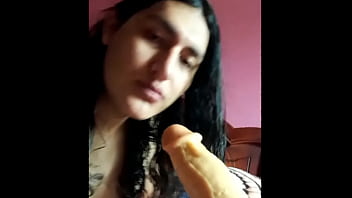 Jugando con mi Dildo de 30 Cm