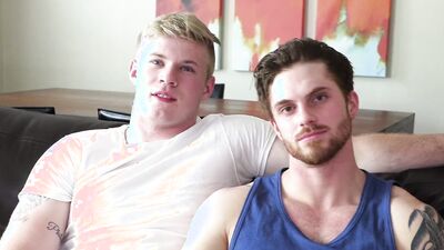 Those well-shaped gay lads are tossing each other's salad