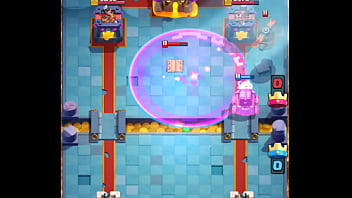 Tremenda follada le pongo al cuernudo en Clash Royale