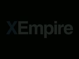 Bella & Olivia's Oozing Elevator Makeout