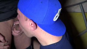 2183 jordan baise par la grosse queue de oscar woodmon pote jordan se fait ...