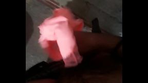 Me jalo la verga con la ropa interior de mi prima