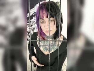 British Emo Mama Let's U Out Your Crate To Bang U