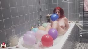 MAGGIE BATH TIME FUN WITH BALLOONS