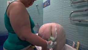 Home games in the bath of two mature fat lesbians  Girlfriend with a dildo soaped and fucked a busty milf with a juicy ass