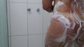 minha esposa tomando banho