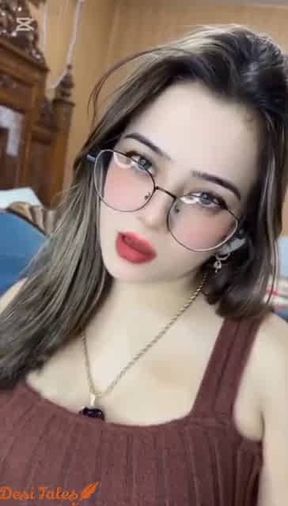 Sexy married PAKISTANI girl riding the cock of her boss.