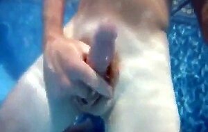 23 Massive Squirts: Amateur Underwater Adventure
