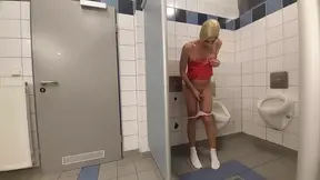 Horny in Public Toilett 1