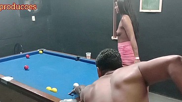 Alerquina apostou na sinuca e acabou sendo encassapada