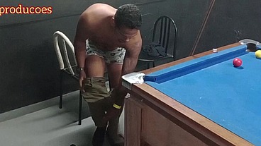 Alerquina apostou na sinuca e acabou sendo encassapada