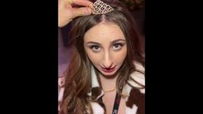 Brunette Babe Penelope Kay Tries Her First AVN Session
