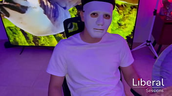 El nacimiento de un cuckold, cornudo disfruta de ver como se cogen a su esposa