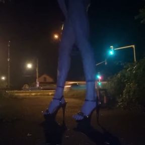 👑Une Putain en Mini-Jupe Ras du CuL, au Bord de la🛣Nationale 7 à BRUNOy. 2H00 VaneSsaBiTCHx