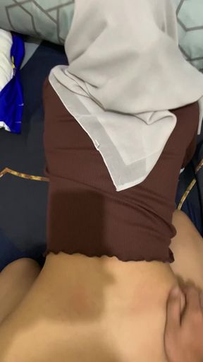 A Girl With A Hijab Style