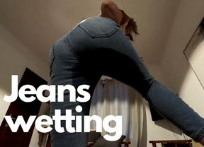 Can't hold it and my jeans is so wet