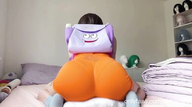 Dora The Explorer Fucking Her Huge Pillow Creates Sloppy Orgasm