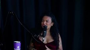 Come&ccedil_ou com ensaios sensuais, tem vontade de fazer com transsexual, gostou da invers&atilde_o, achou legal transar na rua e sobre pegar mulher... - Ga&uacute_cha Yasmin (SHEER/RED)