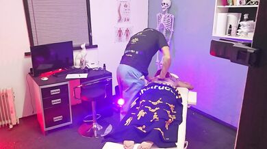 ENGLISHTOM'S HANDS DRIVE SENSATION PAST EVERY BOUNDARY IN MASSAGE