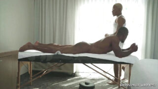 Фетиш филмът на Дебонер: Звезда от Би Би Си получава анален секс без седло след свирка и мастурбация