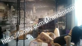 мощный оргазм горячей милфы от кунилинкуса и футджоб