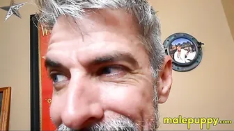 Daddy Richard Lennox opens wide for tiny twink's helping hand