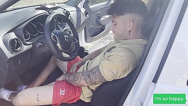 RAUW GALLEGO SE HACE UNA PAJA EN EL COCHE