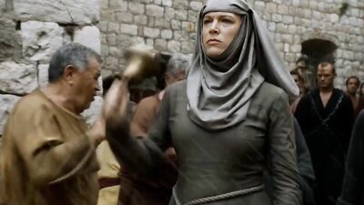 Lena Headey bares her naked body in Game of Thrones