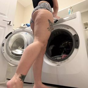 Giantess Laundry Day