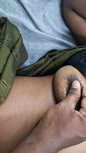 Part 2 Saree: tamil girl spreading her legs for neighbor boy (pakkathu veetu paiyanudam okkum puthu pondatti)