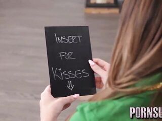 Stepsisters Kissing Booth. Spanish sub. To see in: pornsuborg