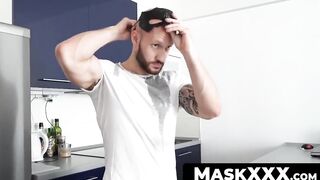 MaskXXX.com - Tattooed muscle guy David Boss's jacking it well until cumshot