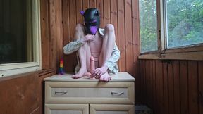 Sasha Earth foot fetish and masturbation