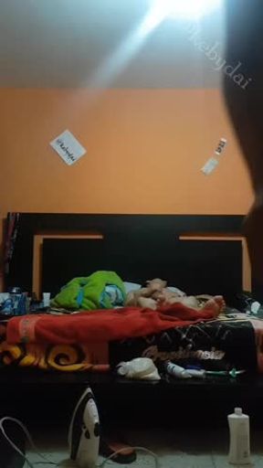 Se rompio la cama XD // We broke the bed