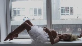 ”Sexy blonde dancer Julia Reutova strips naked”