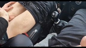 a random passerby got into the car and jerked off the taxi driver to cum!
