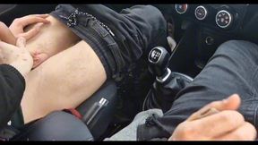 a random passerby got into the car and jerked off the taxi driver to cum!
