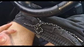 a random passerby got into the car and jerked off the taxi driver to cum!