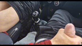 a random passerby got into the car and jerked off the taxi driver to cum!