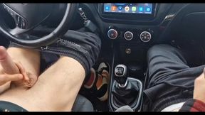 a random passerby got into the car and jerked off the taxi driver to cum!