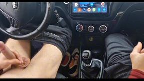 a random passerby got into the car and jerked off the taxi driver to cum!