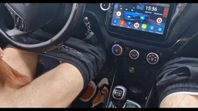 a random passerby got into the car and jerked off the taxi driver to cum!