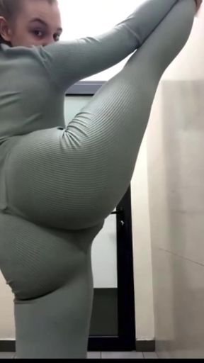 Unforgettable moment from "Colombian girl seduces a stranger at the gym and convinces him to fuck in her car"