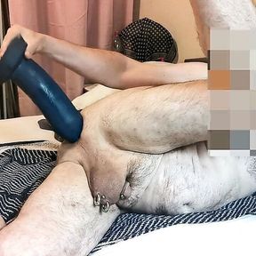 XXL Dildo im Arsch